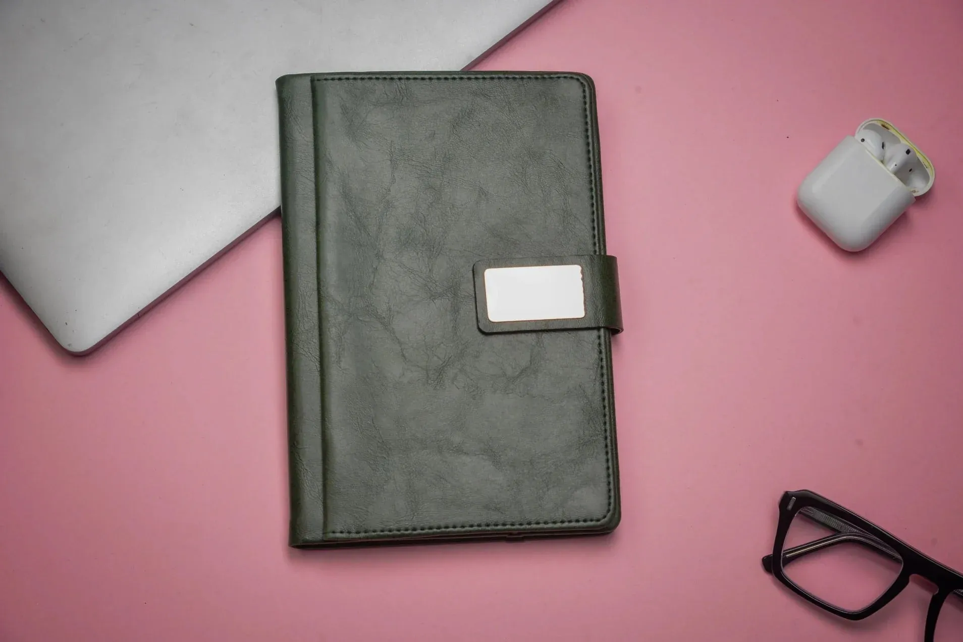 Classy Executive Diary   Classic Metal Pen   Classy Leather Metal Keychain - Green