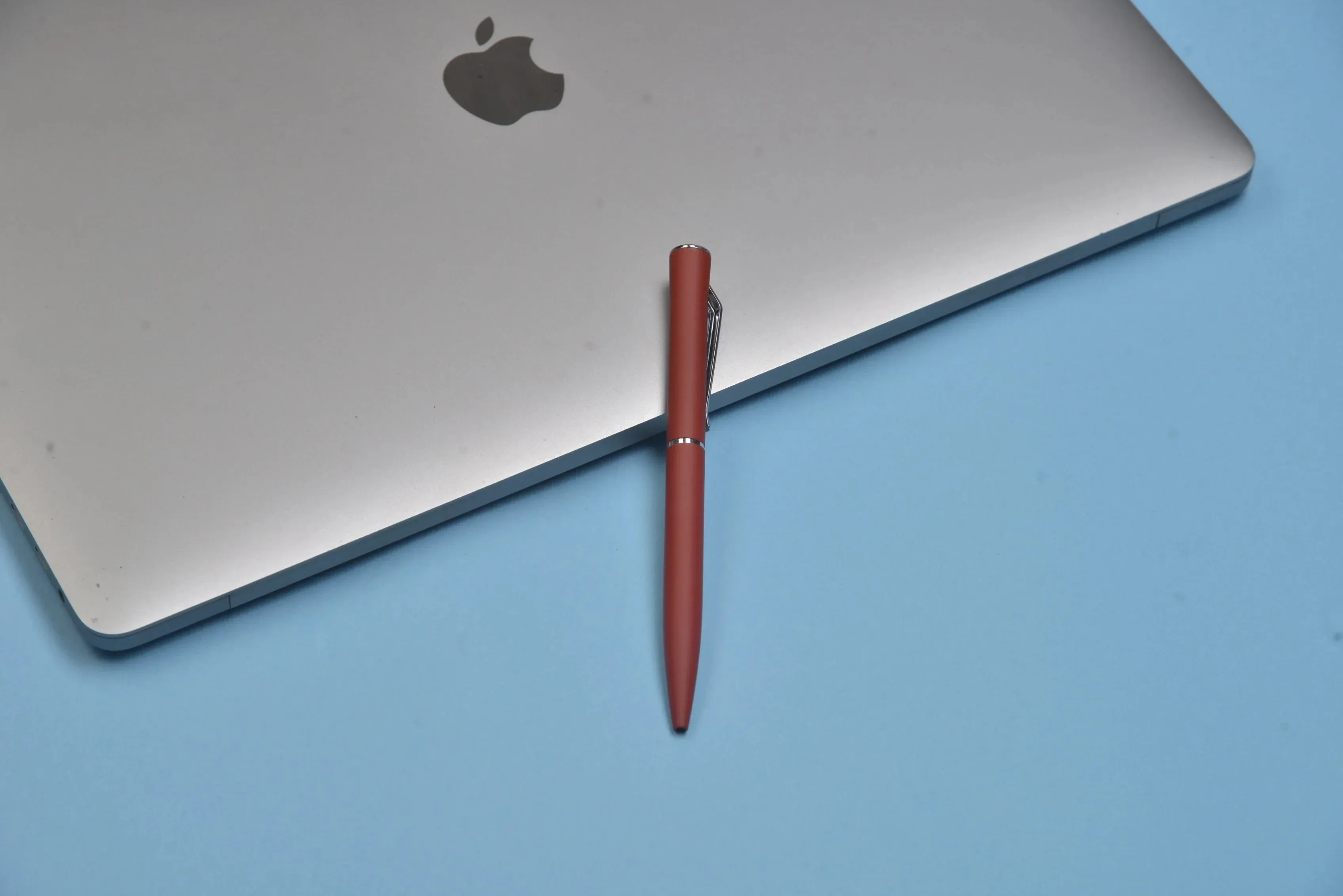 Classy Executive Diary   Classic Metal Pen- Tan