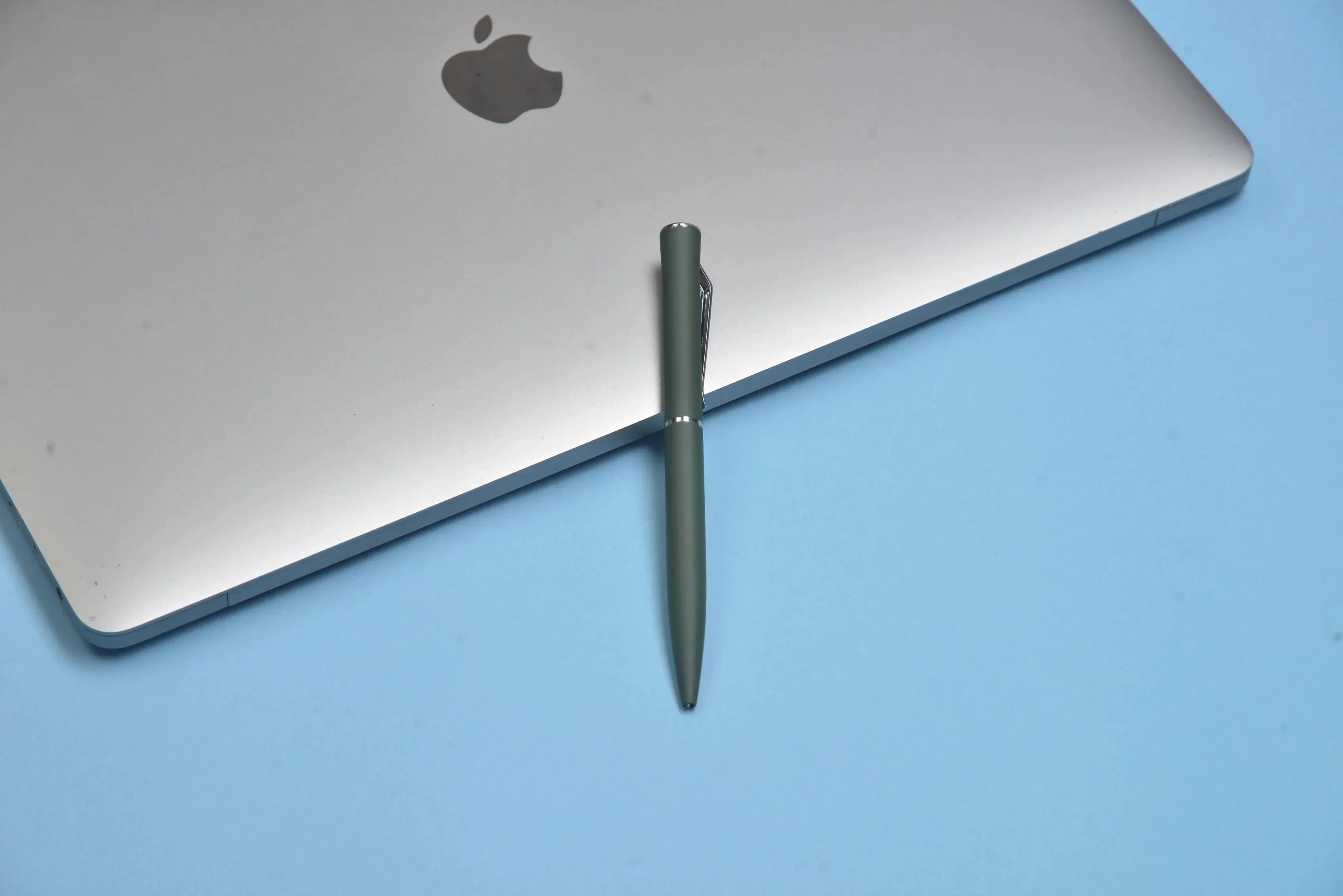 Classy Metal Flip Diary   Classic Metal Pen - Green