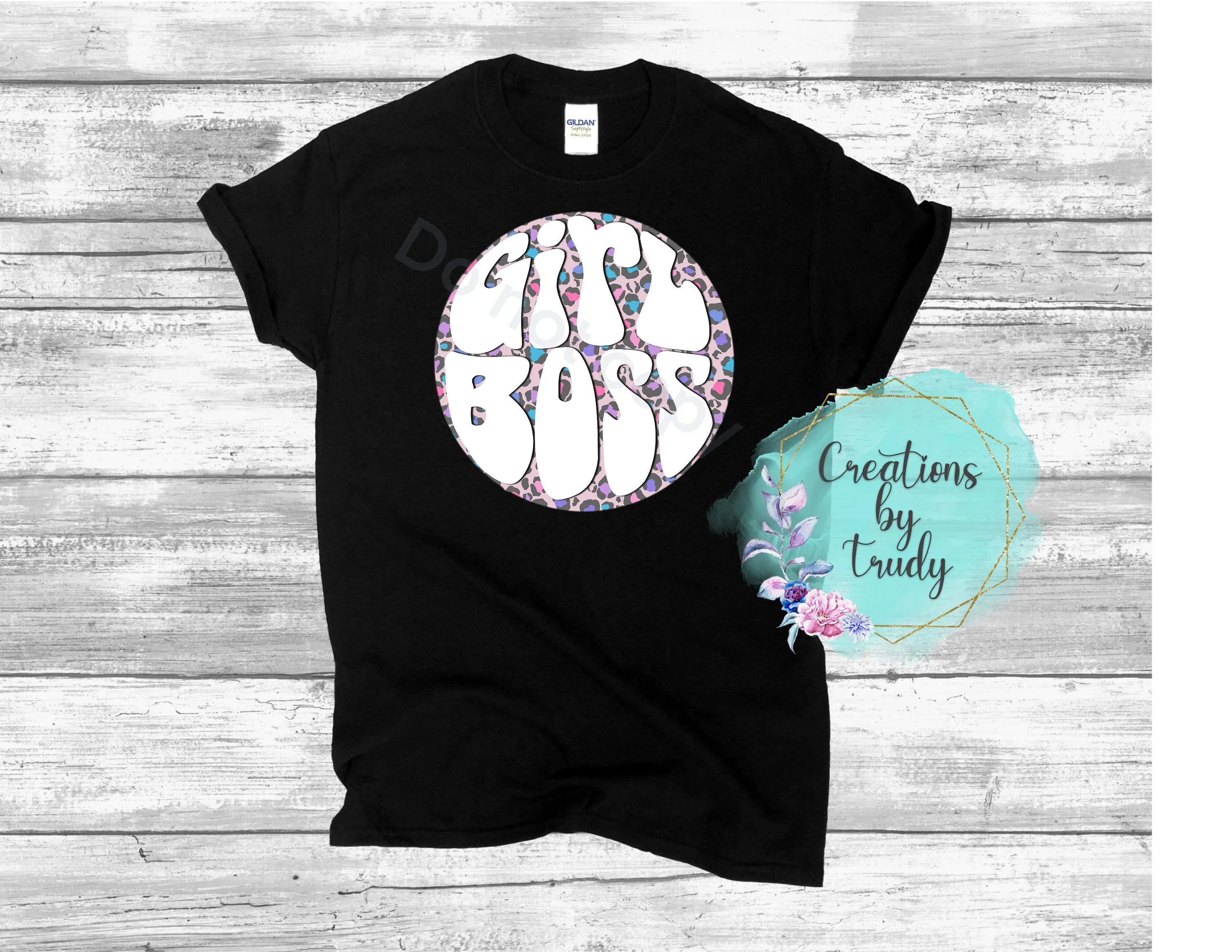 Girl boss rainbow cheetah print - T SHIRT