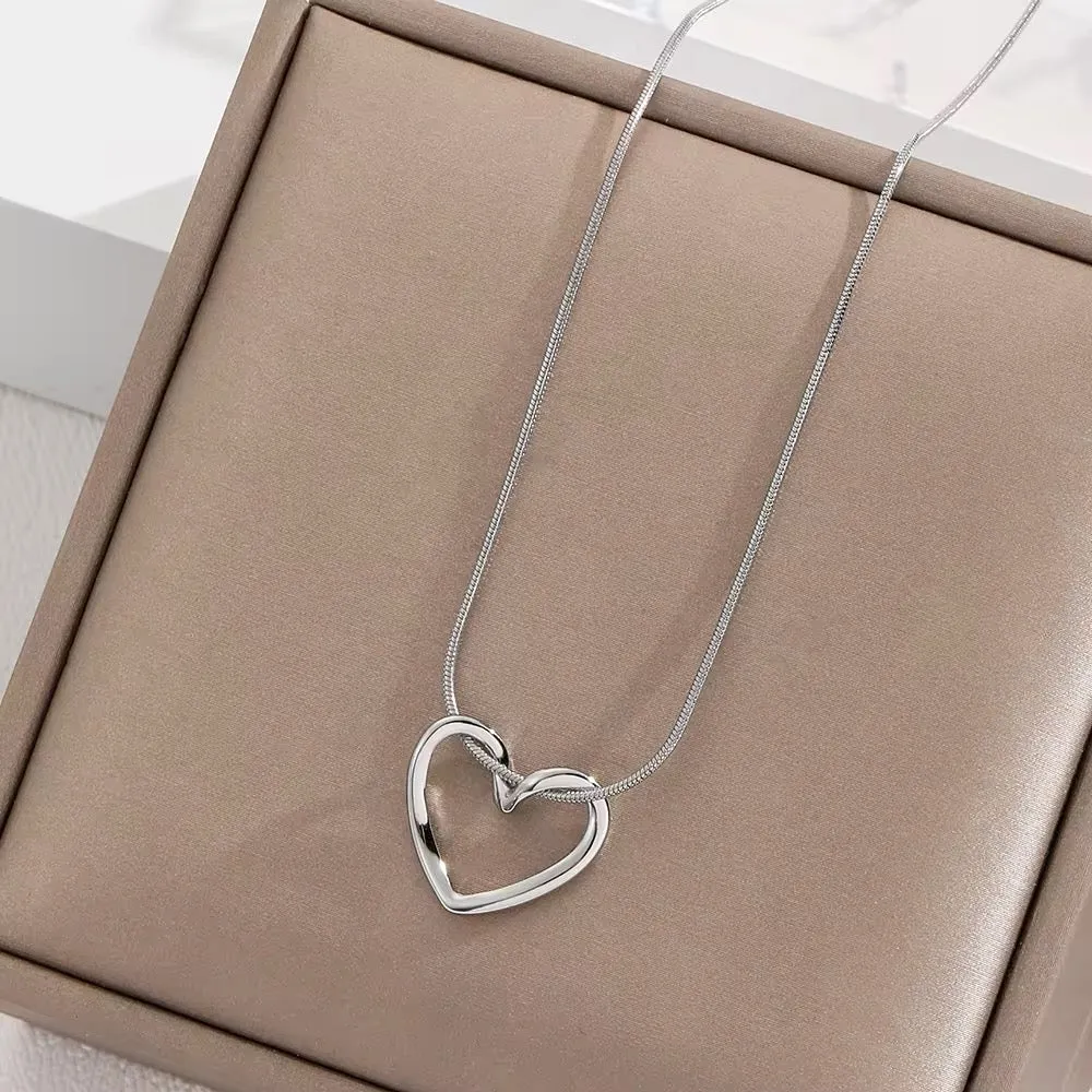 Mini Hollow Twist Heart Pendant Necklace