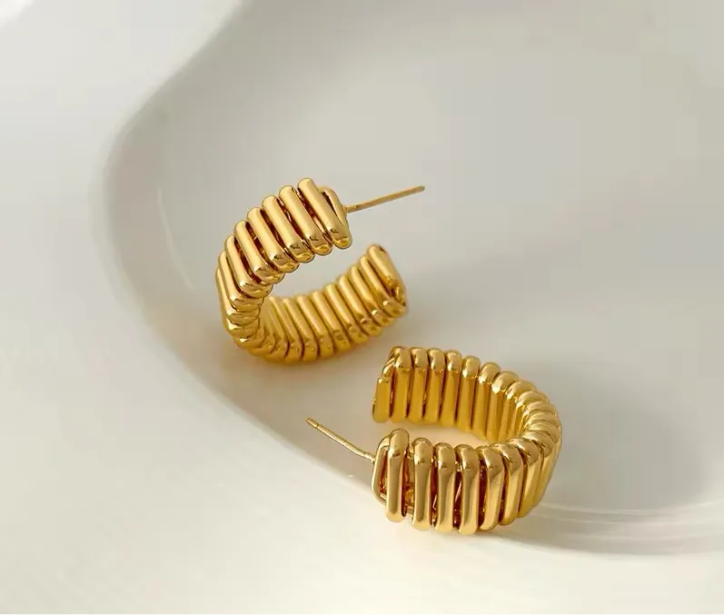 Minimalist Vintage C-Shaped Hoop Earrings
