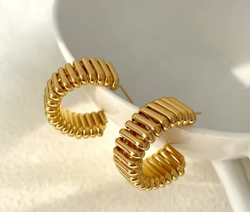 Minimalist Vintage C-Shaped Hoop Earrings