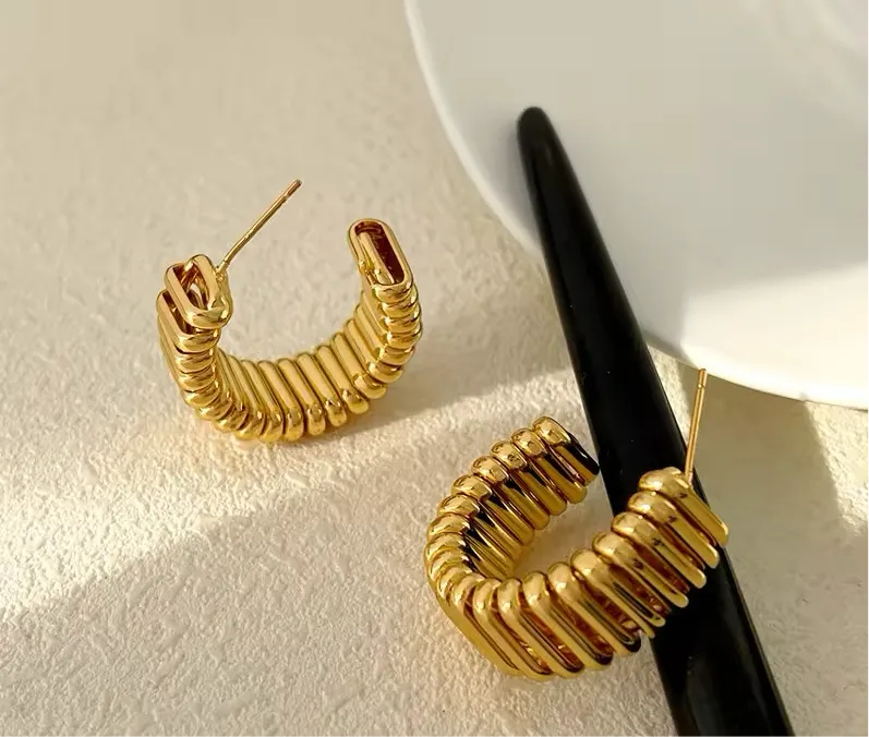 Minimalist Vintage C-Shaped Hoop Earrings