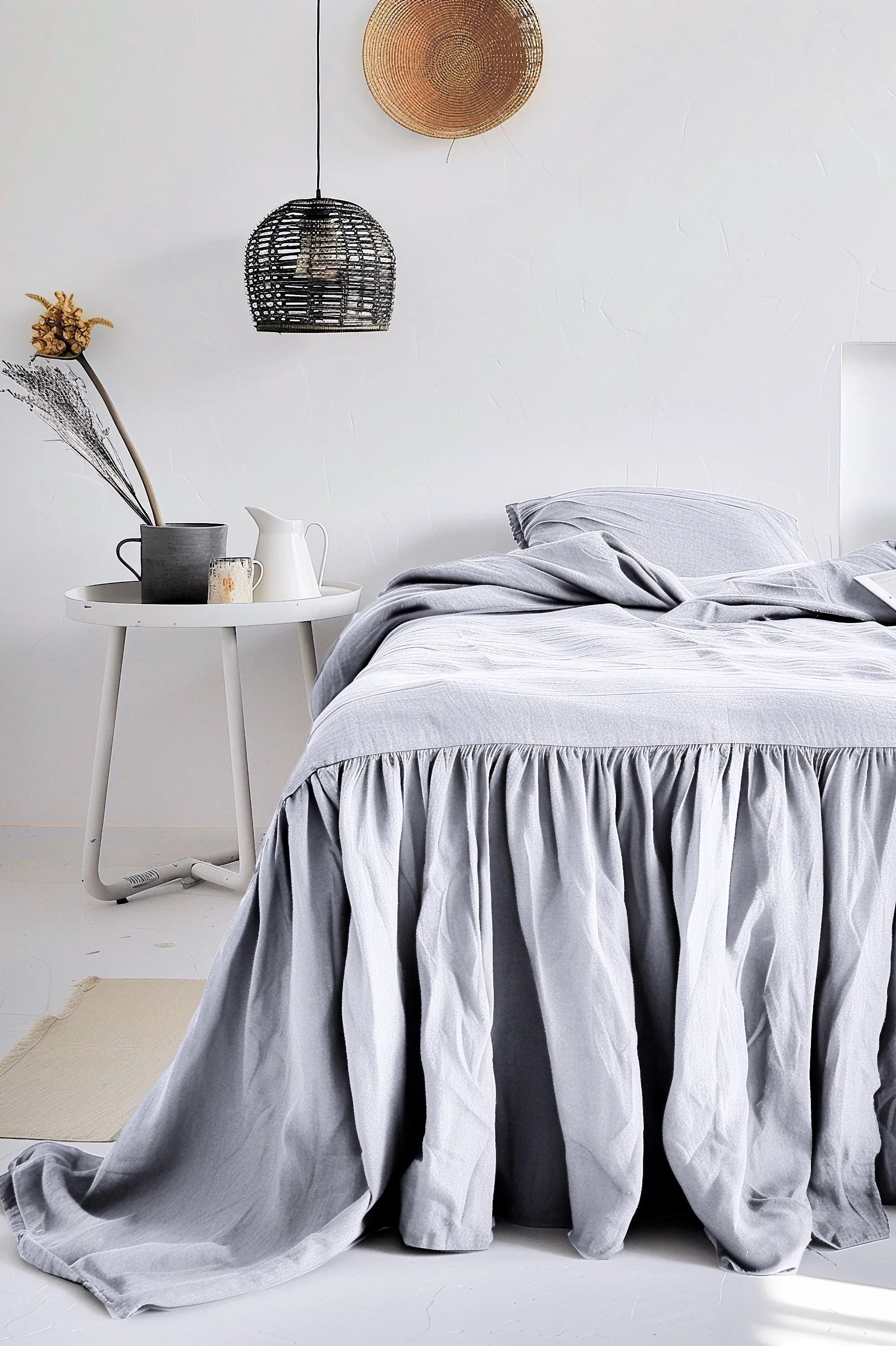 Ruffle bedskirt - light gray